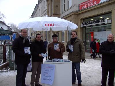 Infostand zum Thema Straenumbenennung - Infostand zum Thema Straßenumbenennung "Von-Einem- & Von-Seeckt-Straße" am 19.01.2013 am Rüttenscheider Stern